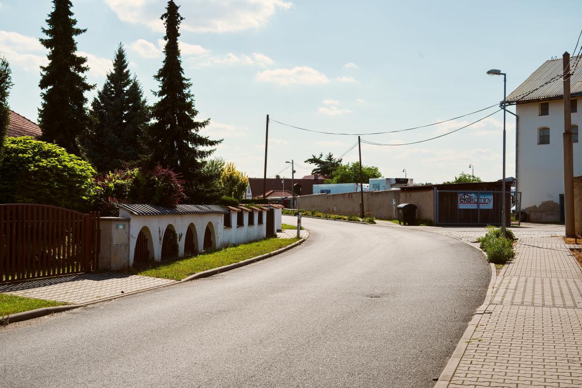 Fotografie: Ulevíme ulici Tovární od těžké dopravy
